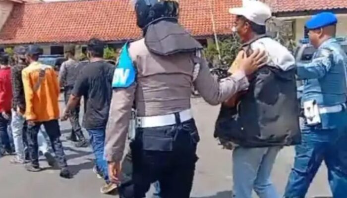 Kapolres Cirebon Kota Pimpin Langsung Razia Preman, Belasan Orang Diamankan