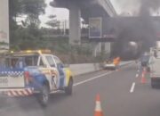 Asap Hitam Pekat di Tol Japek: Satu Unit Mobil Ludes Terbakar di Jaticempaka