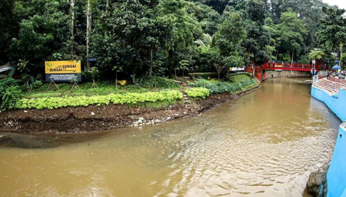 Pemkot Bandung Fokuskan Penanganan Banjir pada Normalisasi Aliran Sungai
