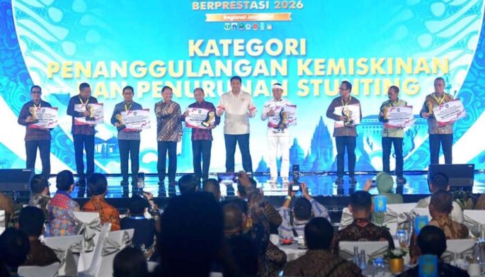 Pemprov Jabar Raih Penghargaan Pemerintah Daerah Terbaik dalam Penggulangan Kemiskinan dan Penurunan Stunting