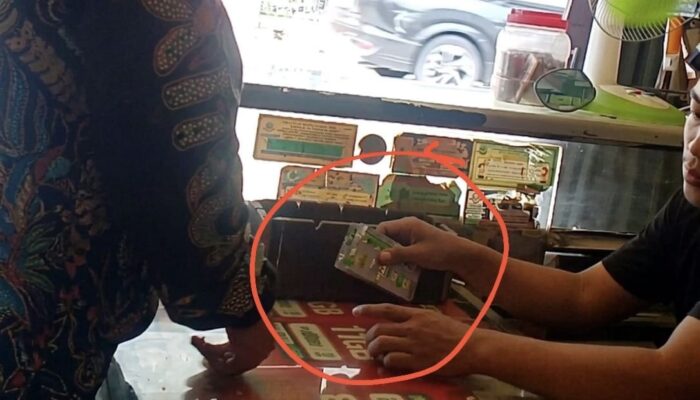 Kios Berkedok Konter HP di Jalan Raya Pangkalan Diduga Bandel, Tramadol Kembali Dijual