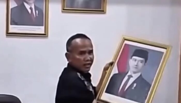 Aksi Copot Foto Gibran di Ruang Kerja, Wakil Ketua DPRD Kota Sukabumi Ambil Sikap Politik Pribadi 